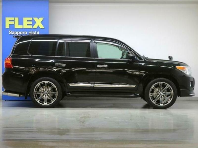 LAND CRUISER