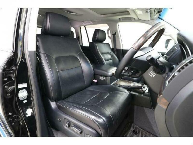LAND CRUISER