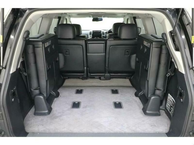 LAND CRUISER