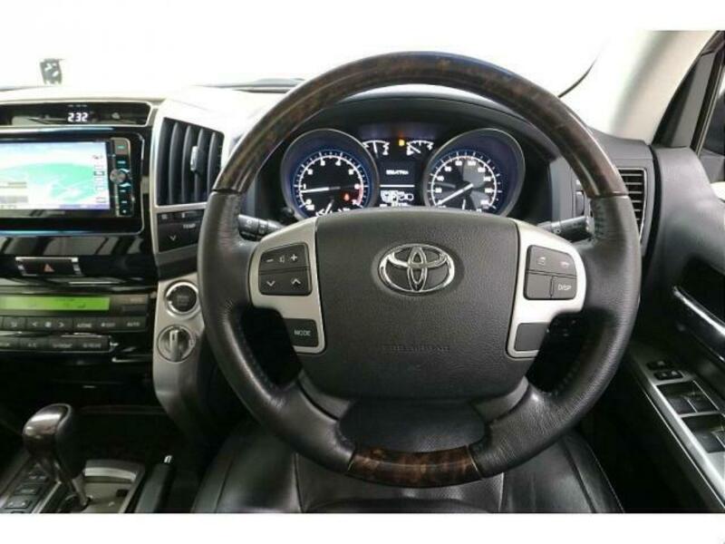 LAND CRUISER