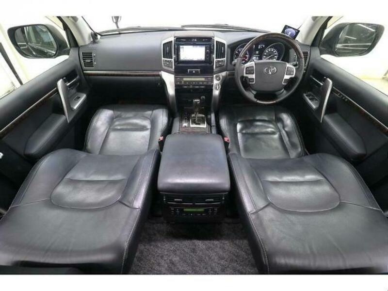 LAND CRUISER