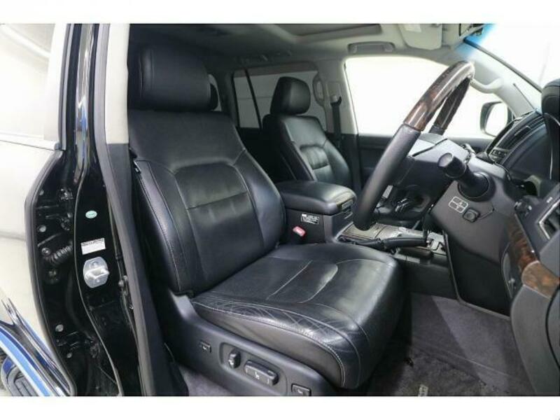LAND CRUISER