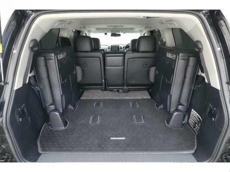 LAND CRUISER