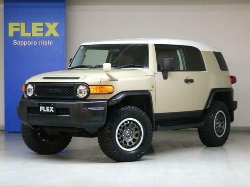 TOYOTA FJ CRUISER