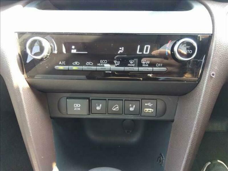 YARIS CROSS