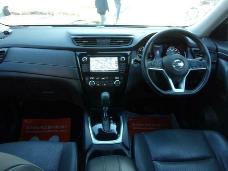 X-TRAIL