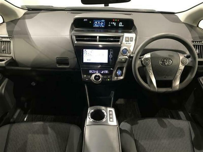 PRIUS ALPHA