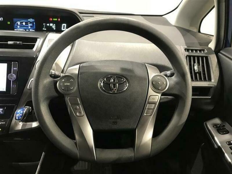 PRIUS ALPHA