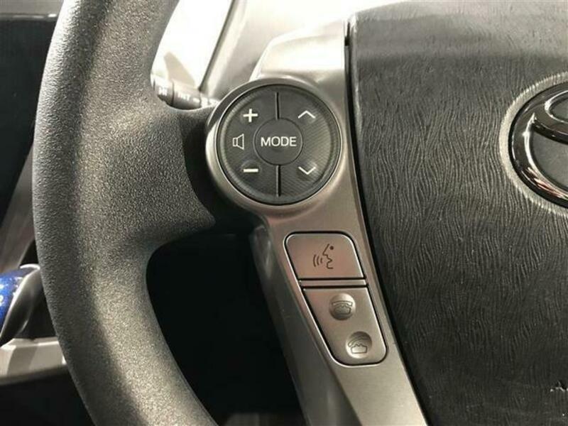 PRIUS ALPHA
