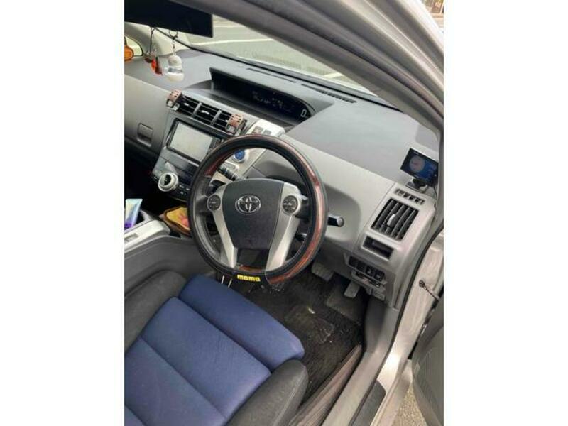PRIUS ALPHA