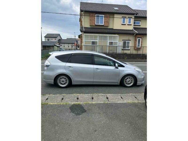 PRIUS ALPHA