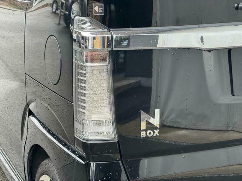 N BOX CUSTOM