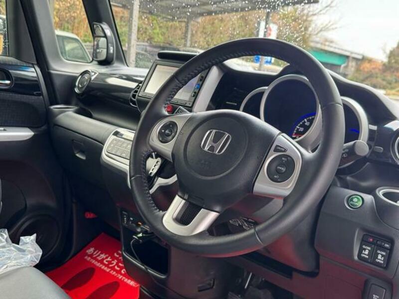 N BOX CUSTOM