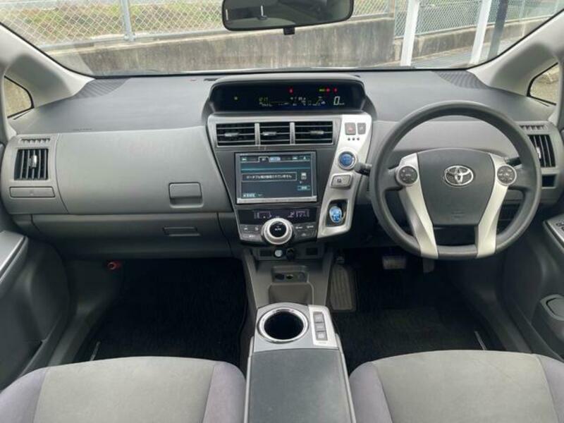 PRIUS ALPHA