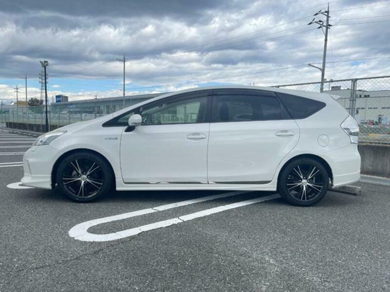 PRIUS ALPHA