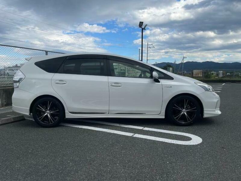 PRIUS ALPHA