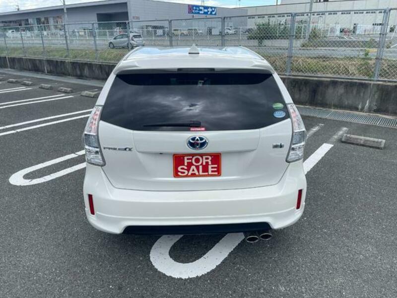 PRIUS ALPHA