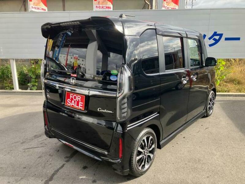 N BOX CUSTOM