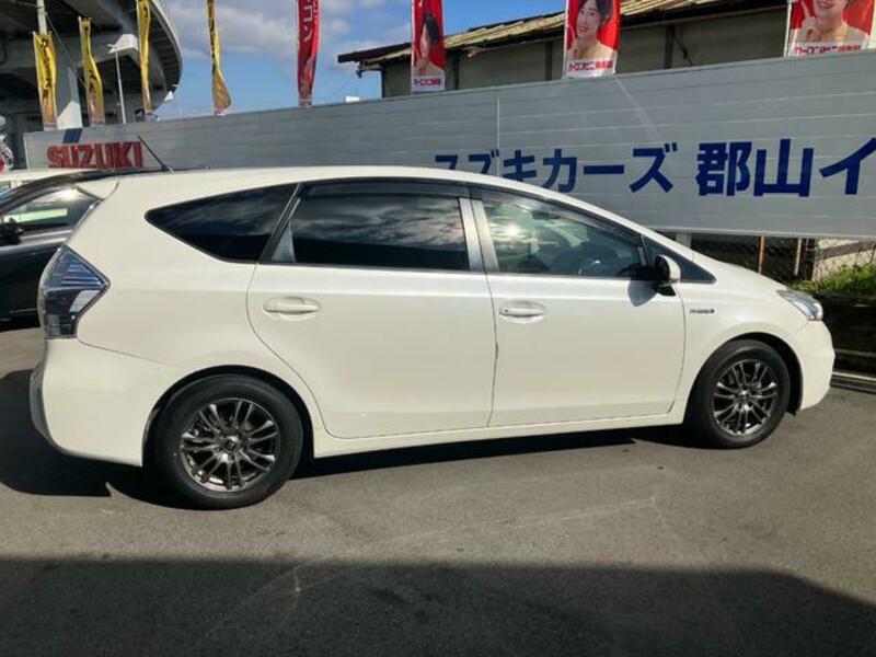 PRIUS ALPHA