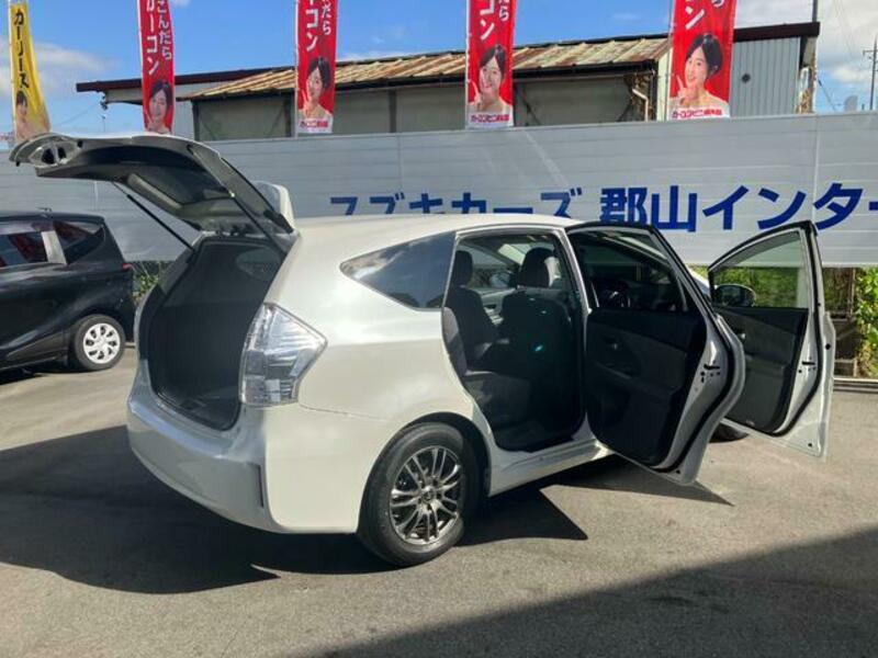 PRIUS ALPHA