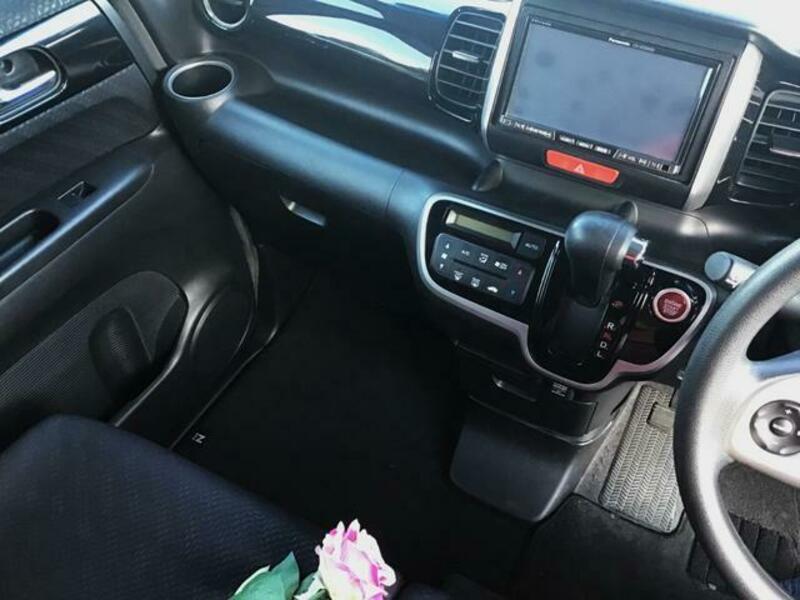 N BOX CUSTOM