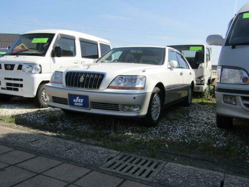 TOYOTA CROWN MAJESTA