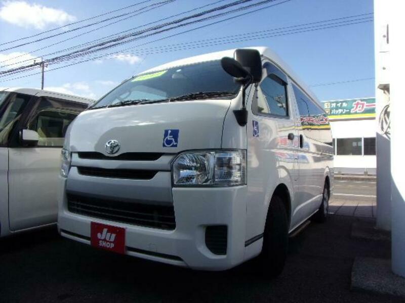 TOYOTA HIACE VAN