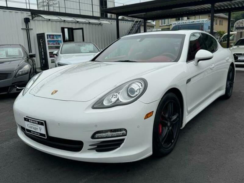 PORSCHE PANAMERA