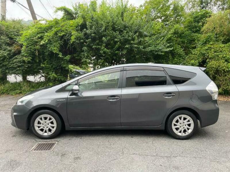 PRIUS ALPHA