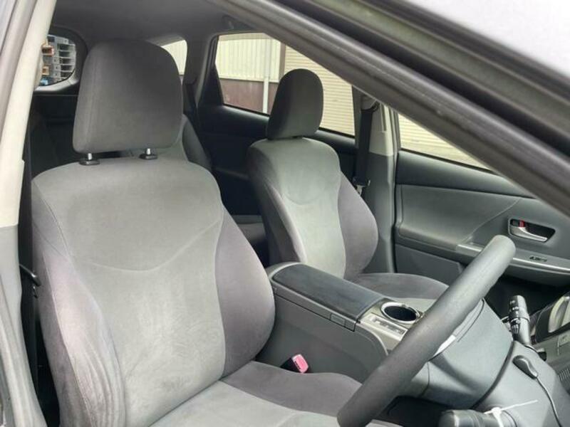 PRIUS ALPHA