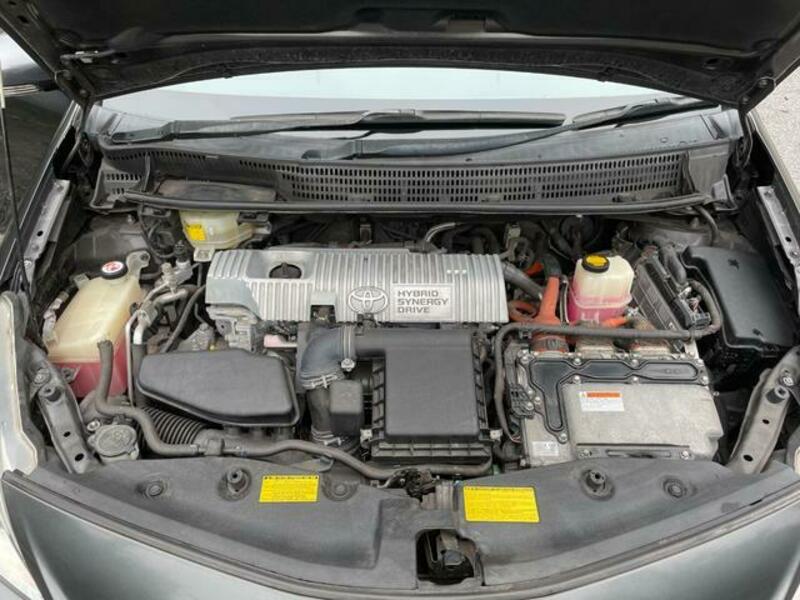 PRIUS ALPHA