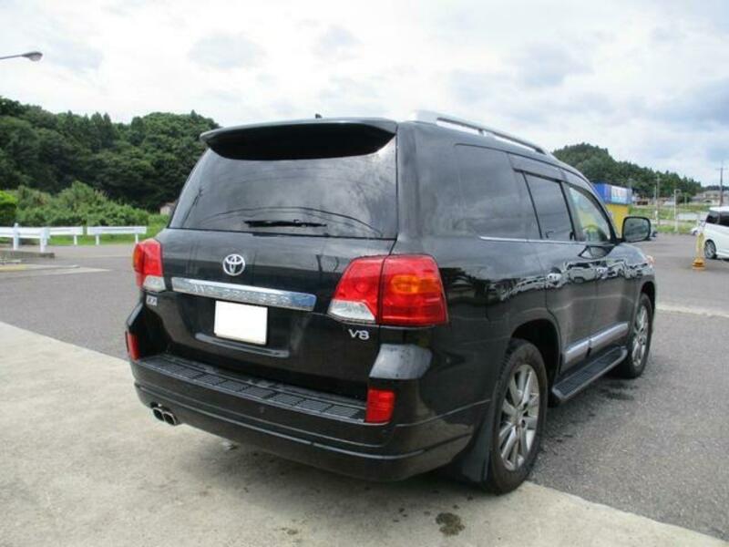 LAND CRUISER