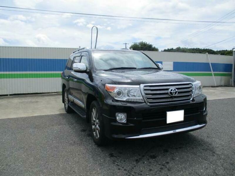 LAND CRUISER