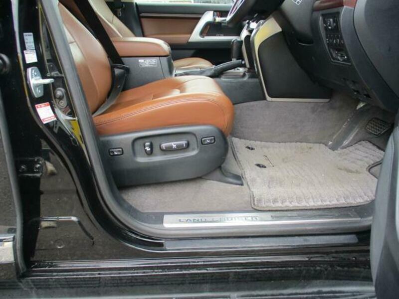 LAND CRUISER