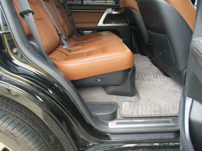 LAND CRUISER