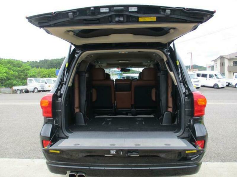 LAND CRUISER