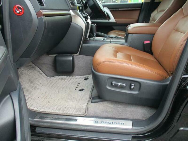 LAND CRUISER