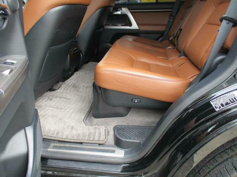 LAND CRUISER