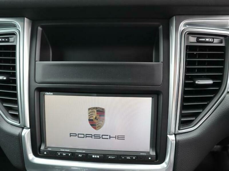 MACAN