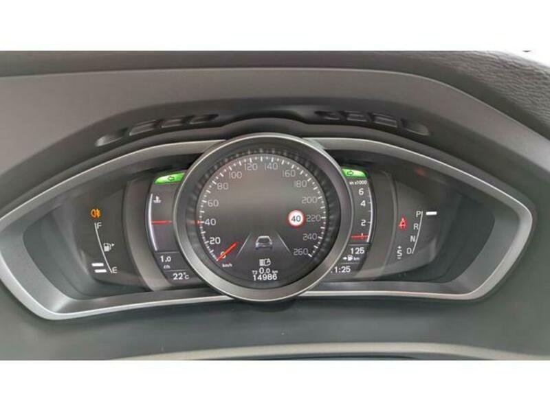 V40