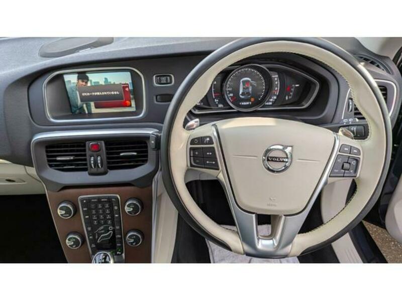 V40