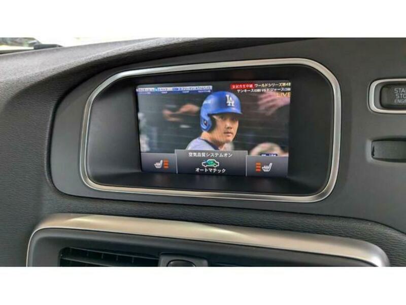 V40