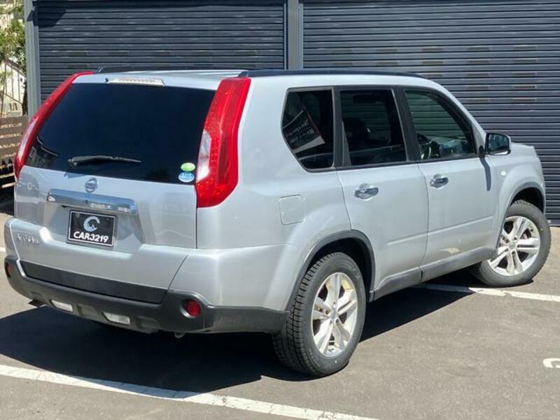 X-TRAIL