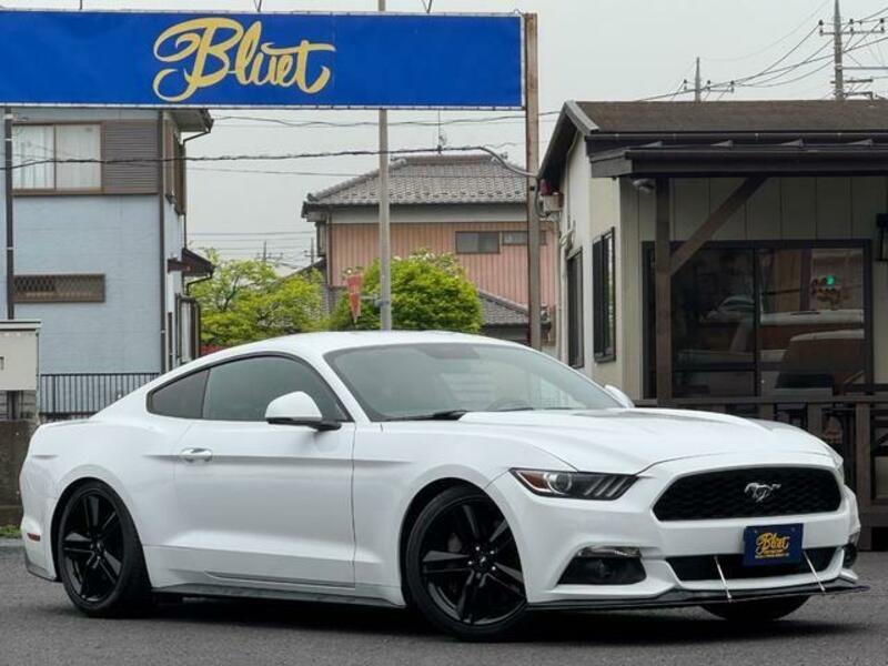 FORD MUSTANG