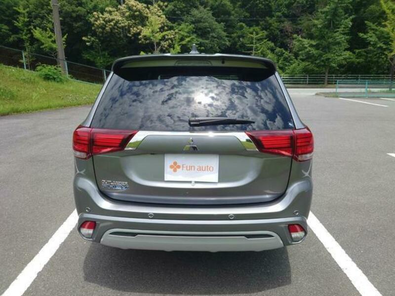 OUTLANDER PHEV