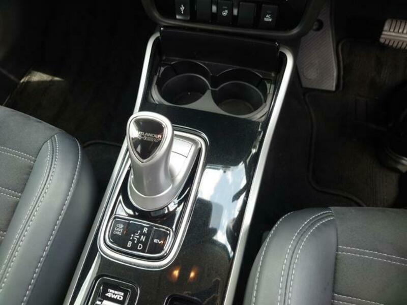 OUTLANDER PHEV
