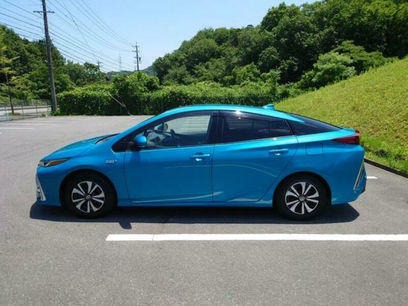 PRIUS PHV