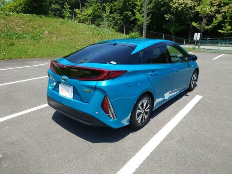 PRIUS PHV