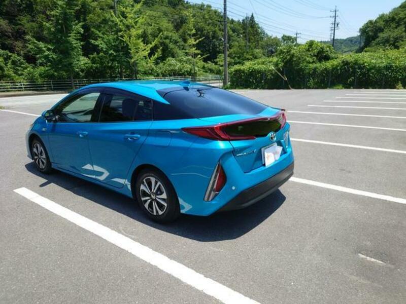 PRIUS PHV