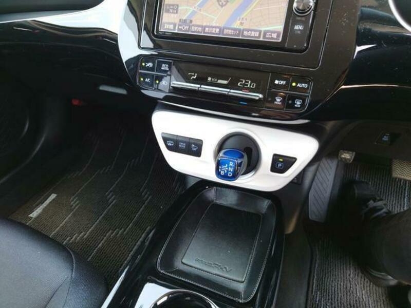 PRIUS PHV